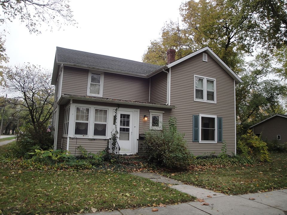 2nd image of 320 River St