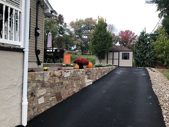 4th image of 2919 Highland Ave