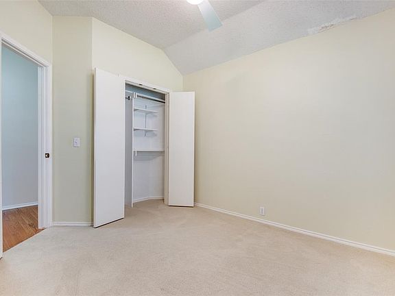 4th image of 7116 Chateau Dr