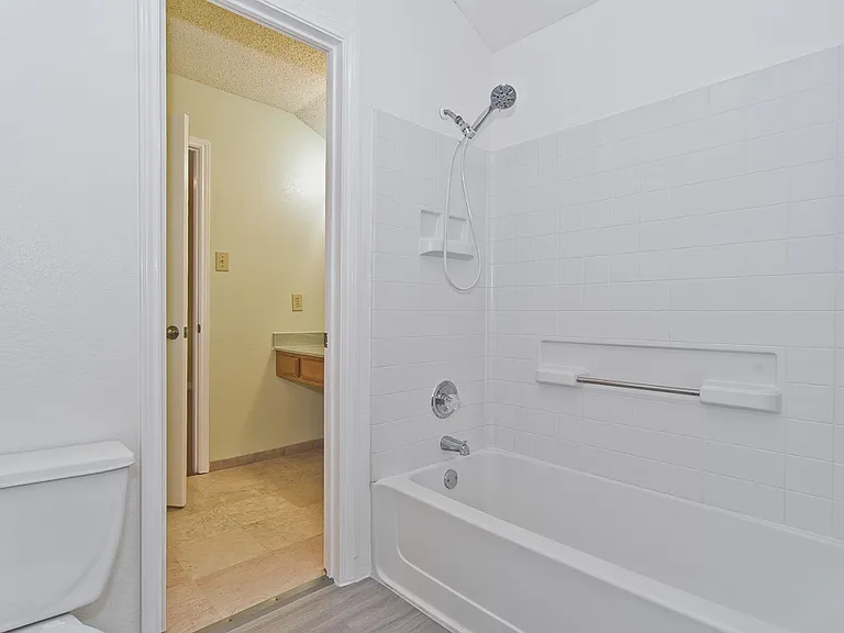 6014 Parkmeadow Dr — Photo 32