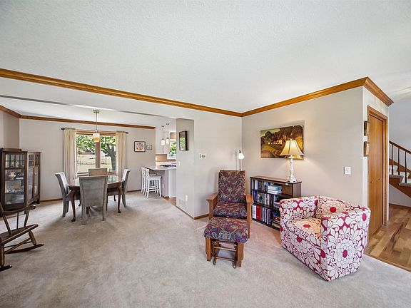 5th image of 6300 N Winwood Dr