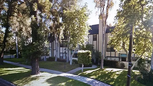 109 E Rosewood Ct Photo 1