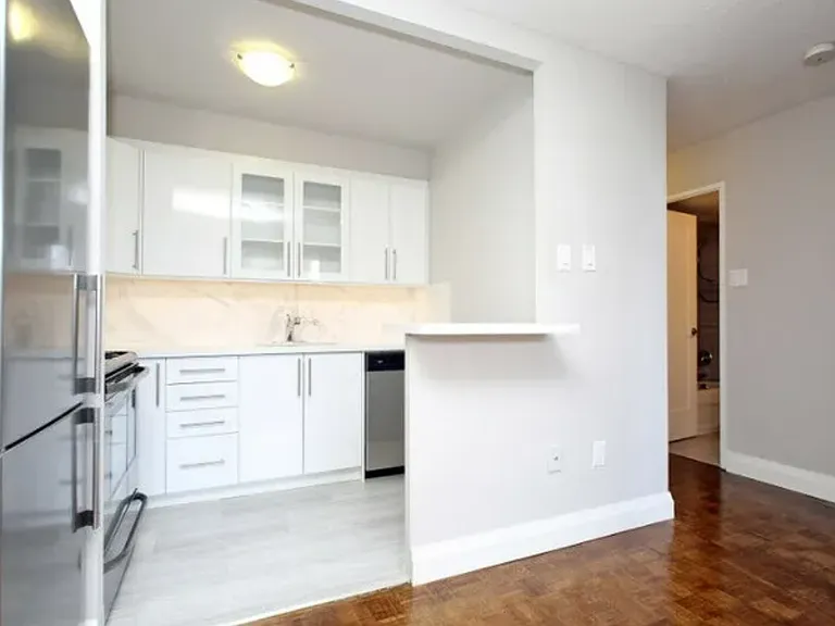 1251 King St W — Photo 36
