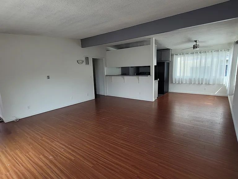 1850 Pacific Coast Hwy #3 — Photo 6