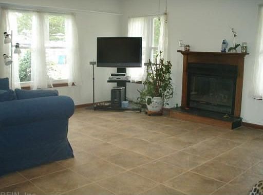 3rd image of 417 Biltmore Ct