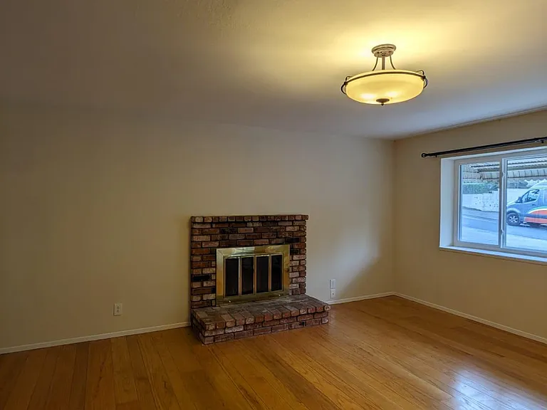 374 Torino Dr — Photo 23