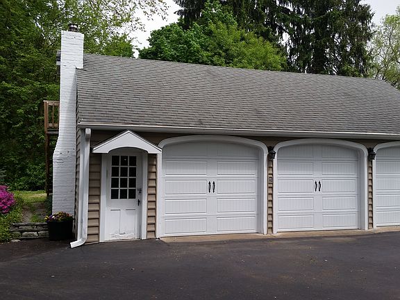 3 Car Detached Garage