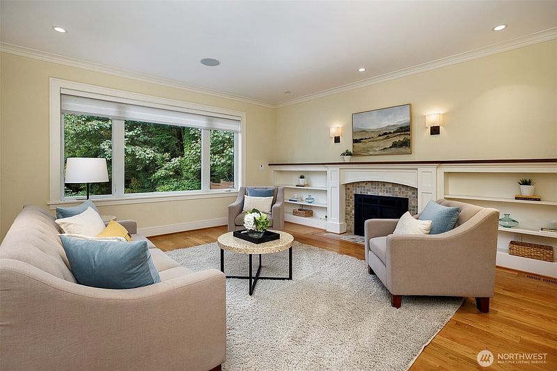 3rd image of 11715 4th Avenue NW