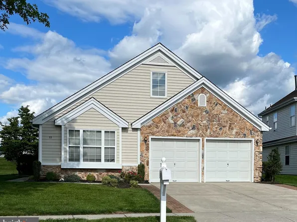 22 Autumn Ln, Sewell, NJ 08080