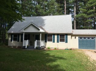 7988 Aarwood Trl NW, Rapid City, MI 49676