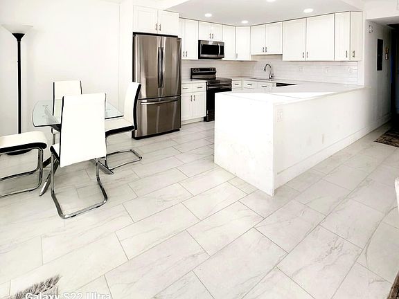 4th image of 2003 Lincoln A