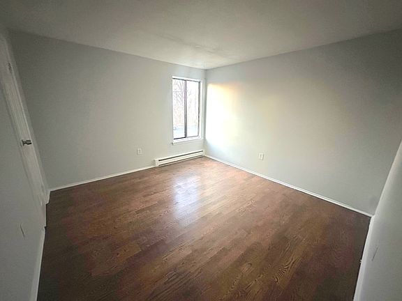 5th image of 32 Emerald Hill Dr #47