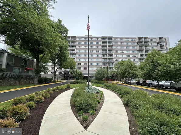 4977 Battery Ln #1-203, Bethesda, MD 20814