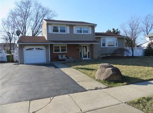 33 Holly Dr, Parlin, NJ 08859