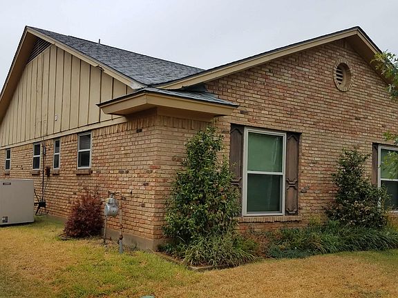 2nd image of 2212 Midhurst Dr