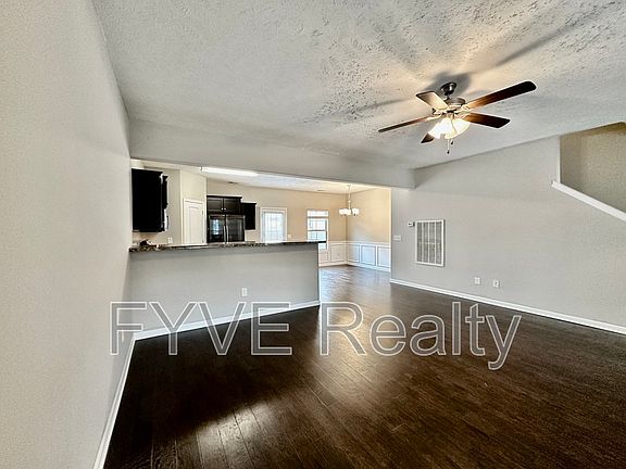 3rd image of 5333 Tony Lama Ln