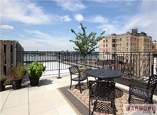 Sold by Warburg | media 13