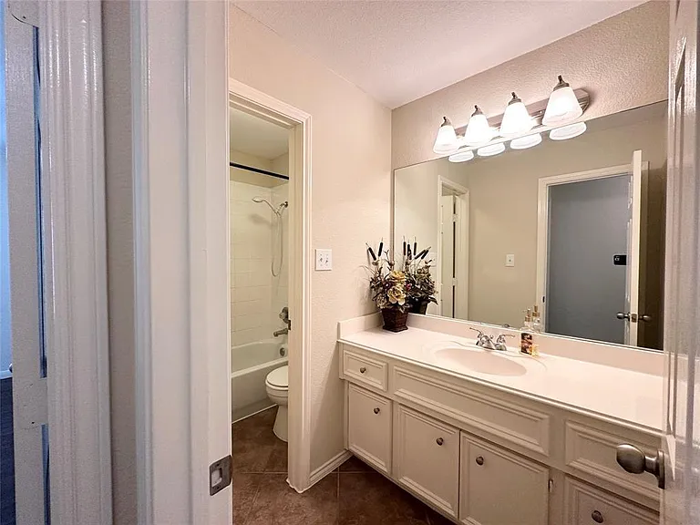 1707 Magnolia Lk — Photo 39