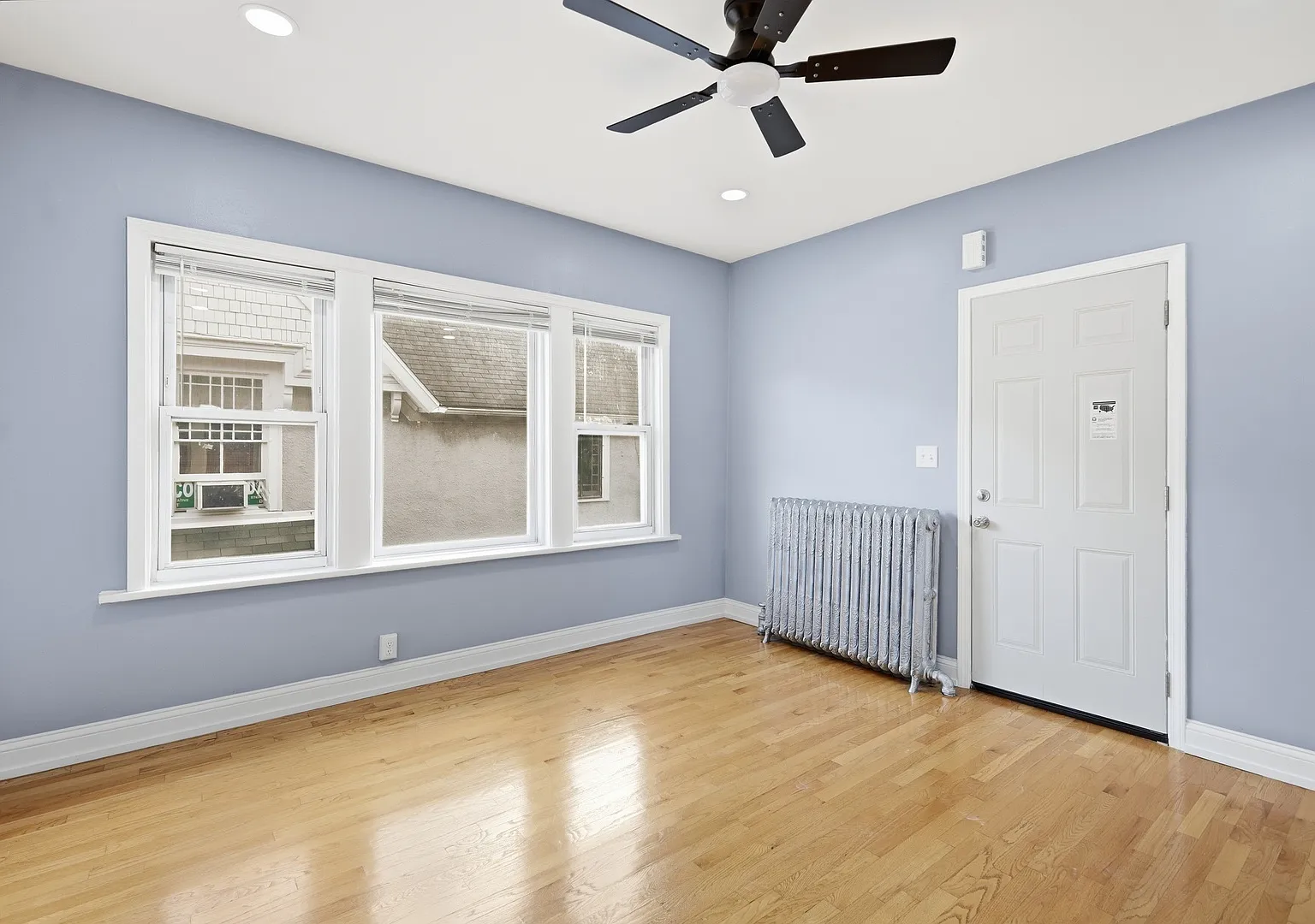 1 bed, 900 sqft, $1,600 — Photo 3