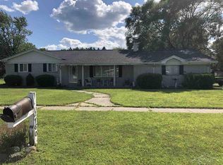 2780 Greenbriar Dr, Saginaw, MI 48601
