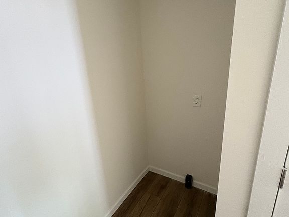 4th image of 92 Birchwood Pl