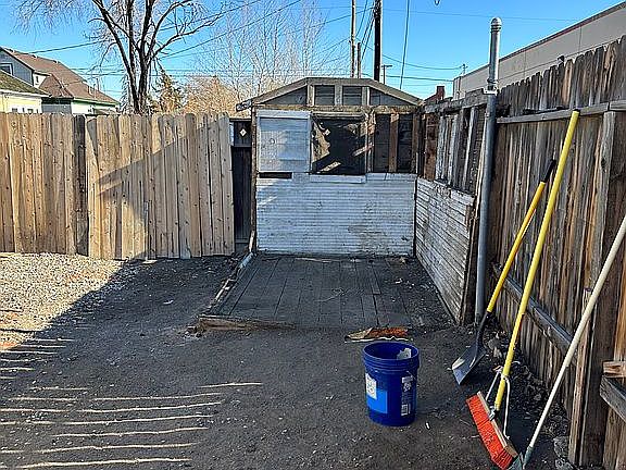 2nd image of 1725 C St