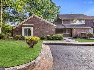 72 Country Place Ct, Alpharetta, GA 30005