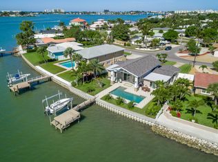 7012 S Shore Dr S, South Pasadena, FL 33707