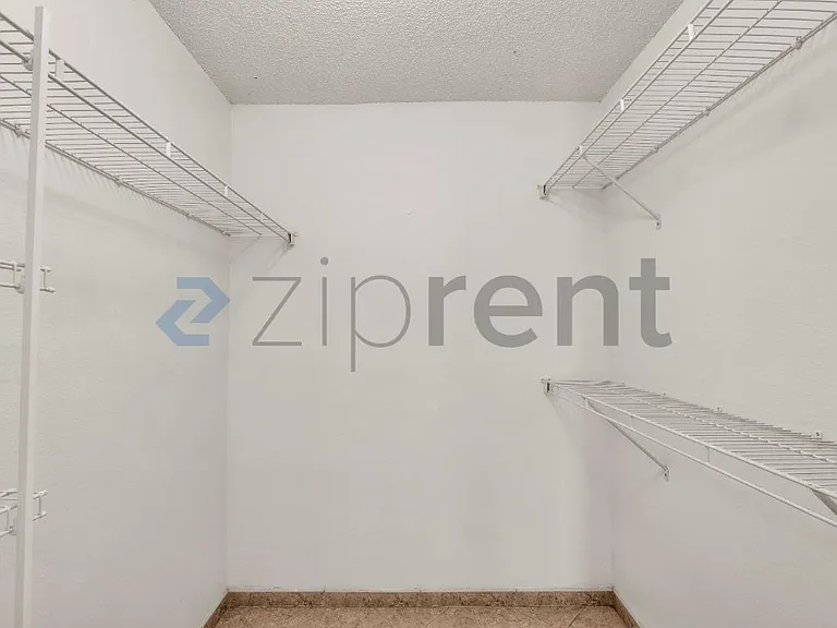 228 Grifford Dr — Photo 10