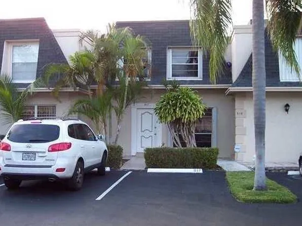 919 NE 26th Ave, Hallandale, FL 33009