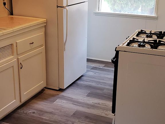 3rd image of 3616 E 2nd St APT 5