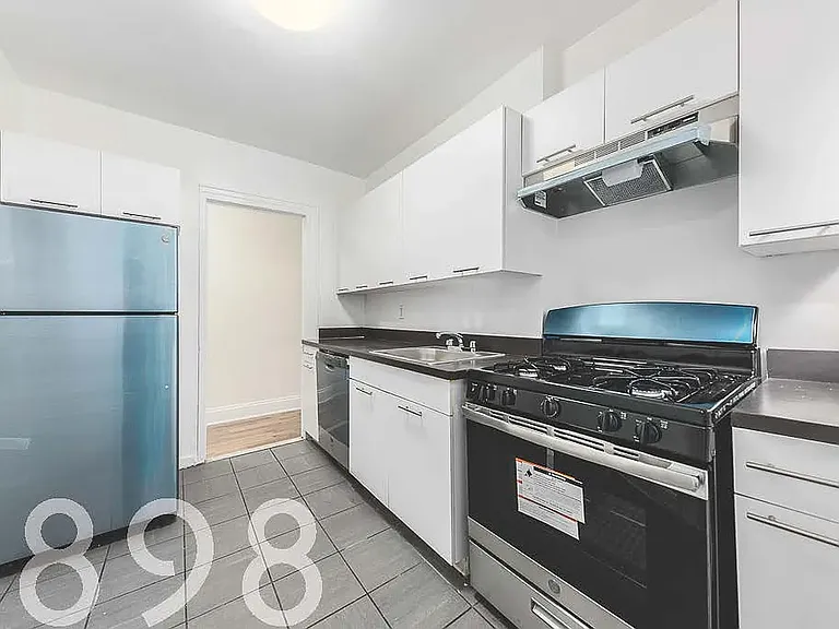 41-45 52nd St #5G — Photo 4