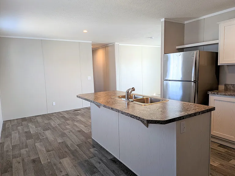 606 Delaware St #606 — Photo 2