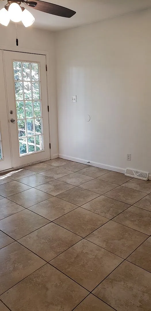 Beautifully updated home — Photo 4