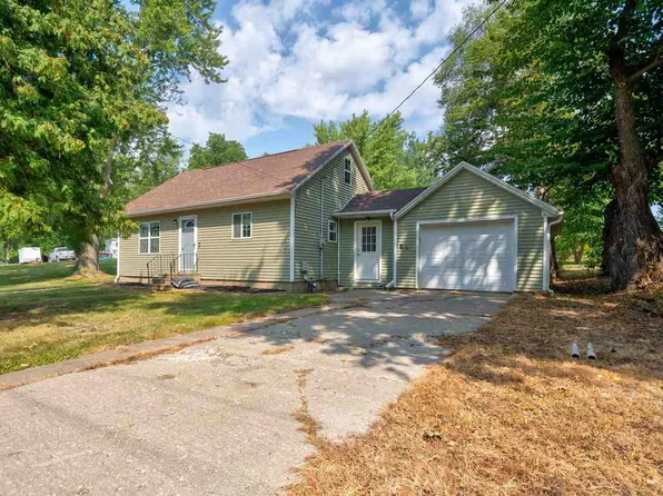 320 E Washington St, North English, IA 52316
