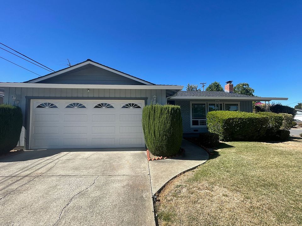 1st image of 4655 Applewood Dr