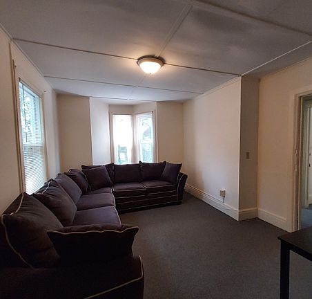 3rd image of 125 Highland Pl #3
