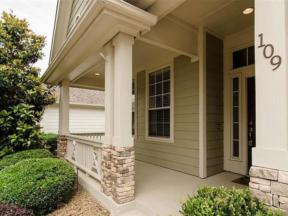 3rd image of 109 Silver Oak Dr