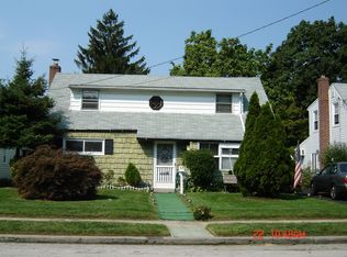 28 Bayview Ave, Valley Stream, NY 11581