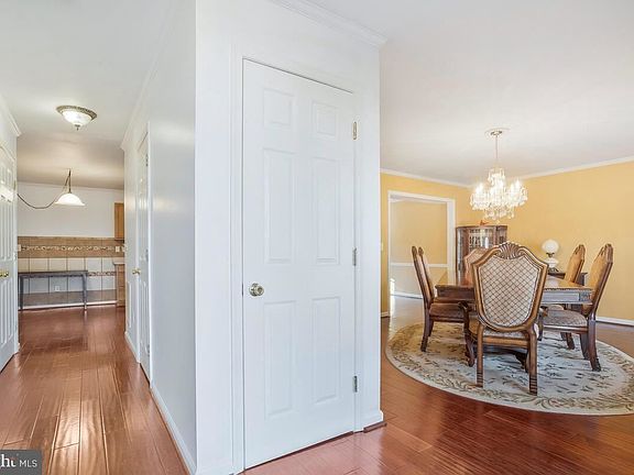 3rd image of 6039 Shady Side Rd