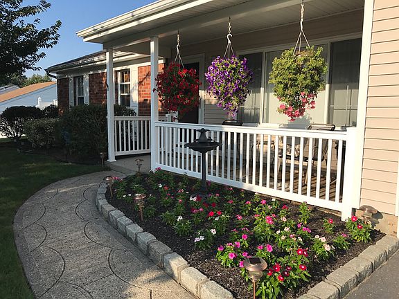 3rd image of 17 Sydney Ave