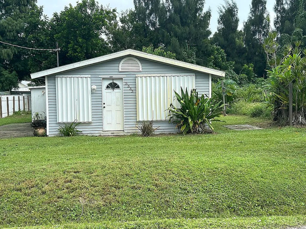 5333 Kensington St, Sarasota FL - Owner Finance Home