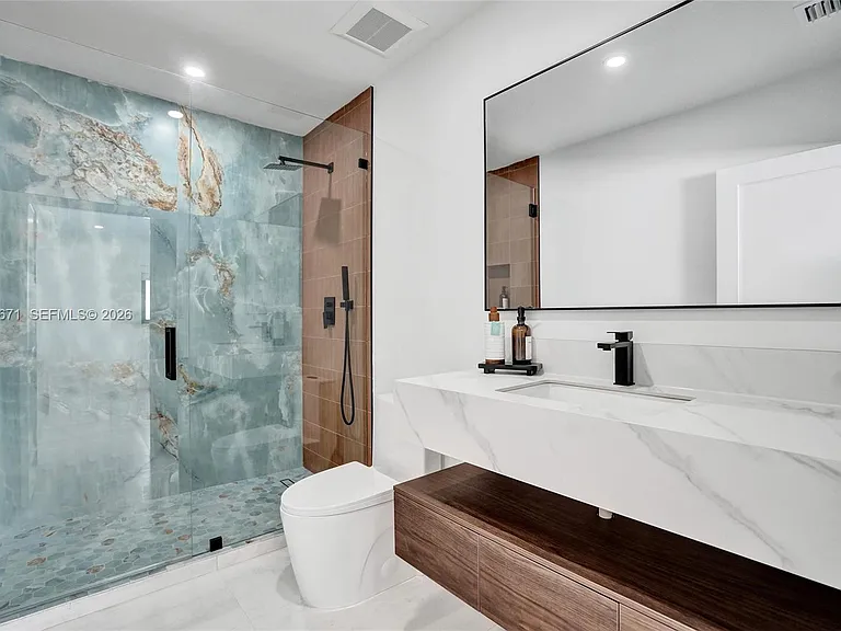 3010 NE 46th St — Photo 34