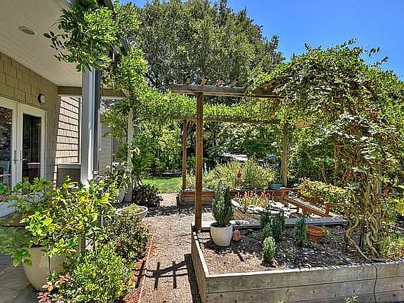 4th image of 4015 Arbol Dr