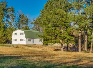 2999 Oak Grove Rd, Walling, TN 38587