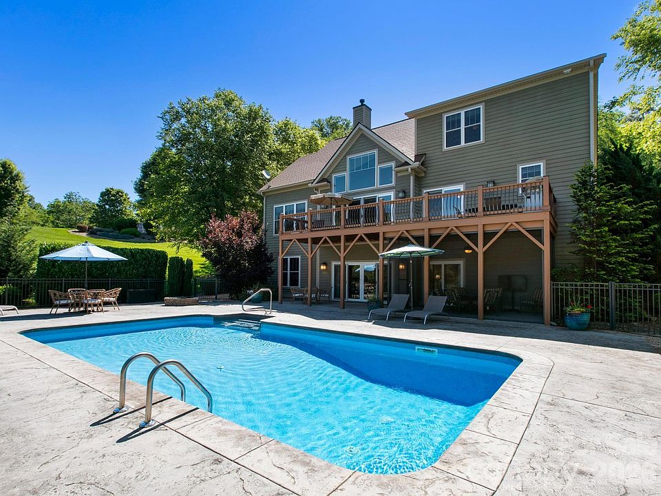 1st image of 32 Lake Vista Dr