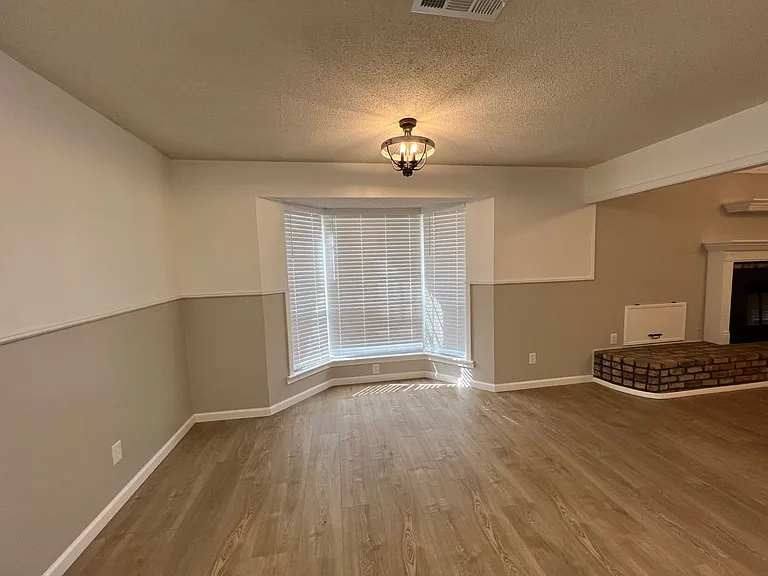 9240 & 9250 Lockhart Rd — Photo 6