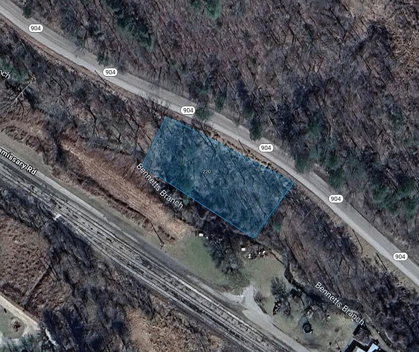2nd image of 220 Old Commissary Rd