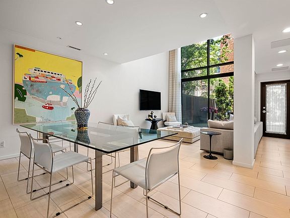 4th image of 109 Chandler St #1