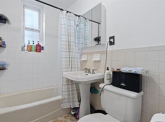 2nd image of 6405 Boulevard E #D4